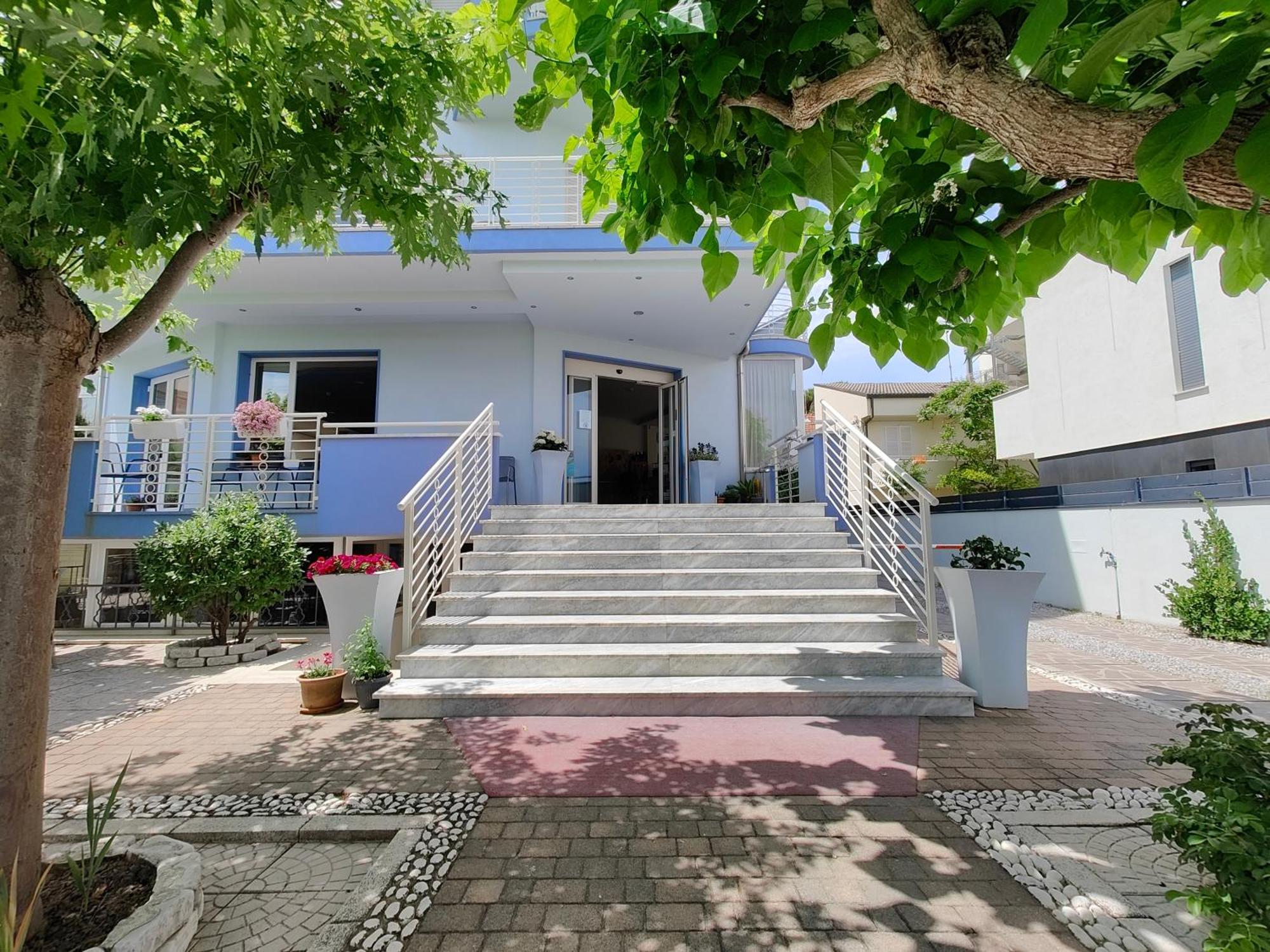 Hotel Moderno - Bed & Breakfast Червия Экстерьер фото