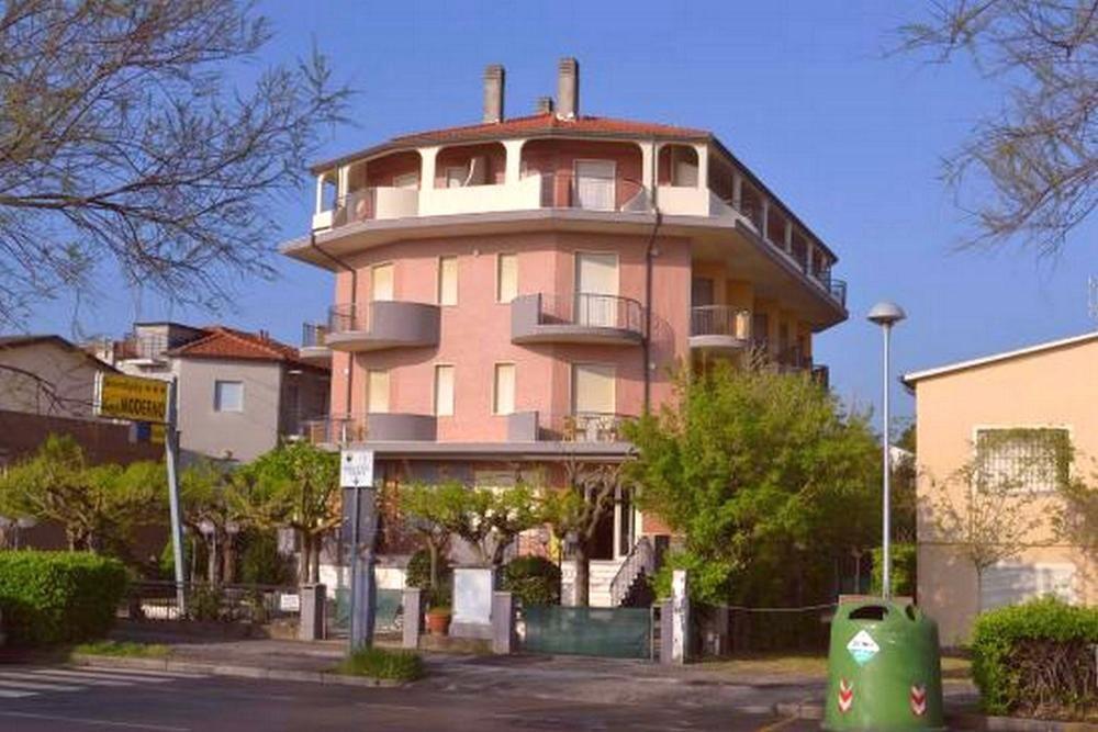 Hotel Moderno - Bed & Breakfast Червия Экстерьер фото