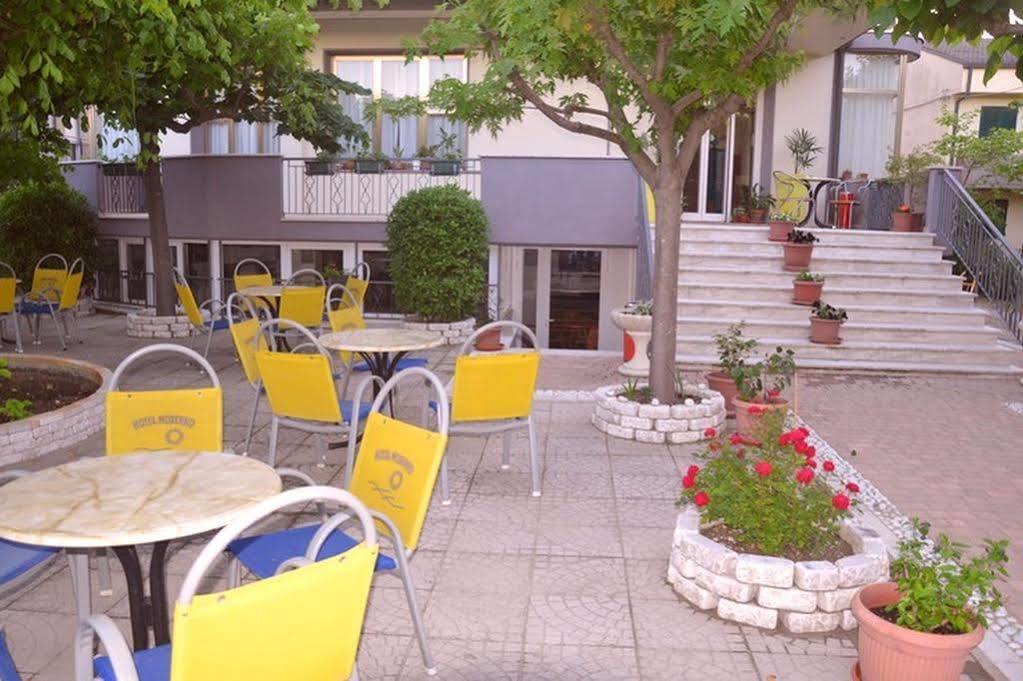 Hotel Moderno - Bed & Breakfast Червия Экстерьер фото